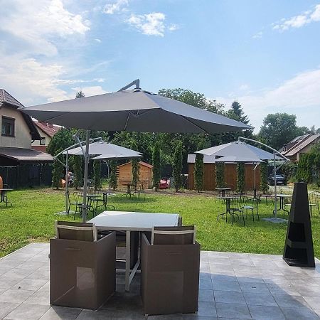 The Castle Suites & Apartment - Free Parking - (Adults Only) Красков Екстериор снимка
