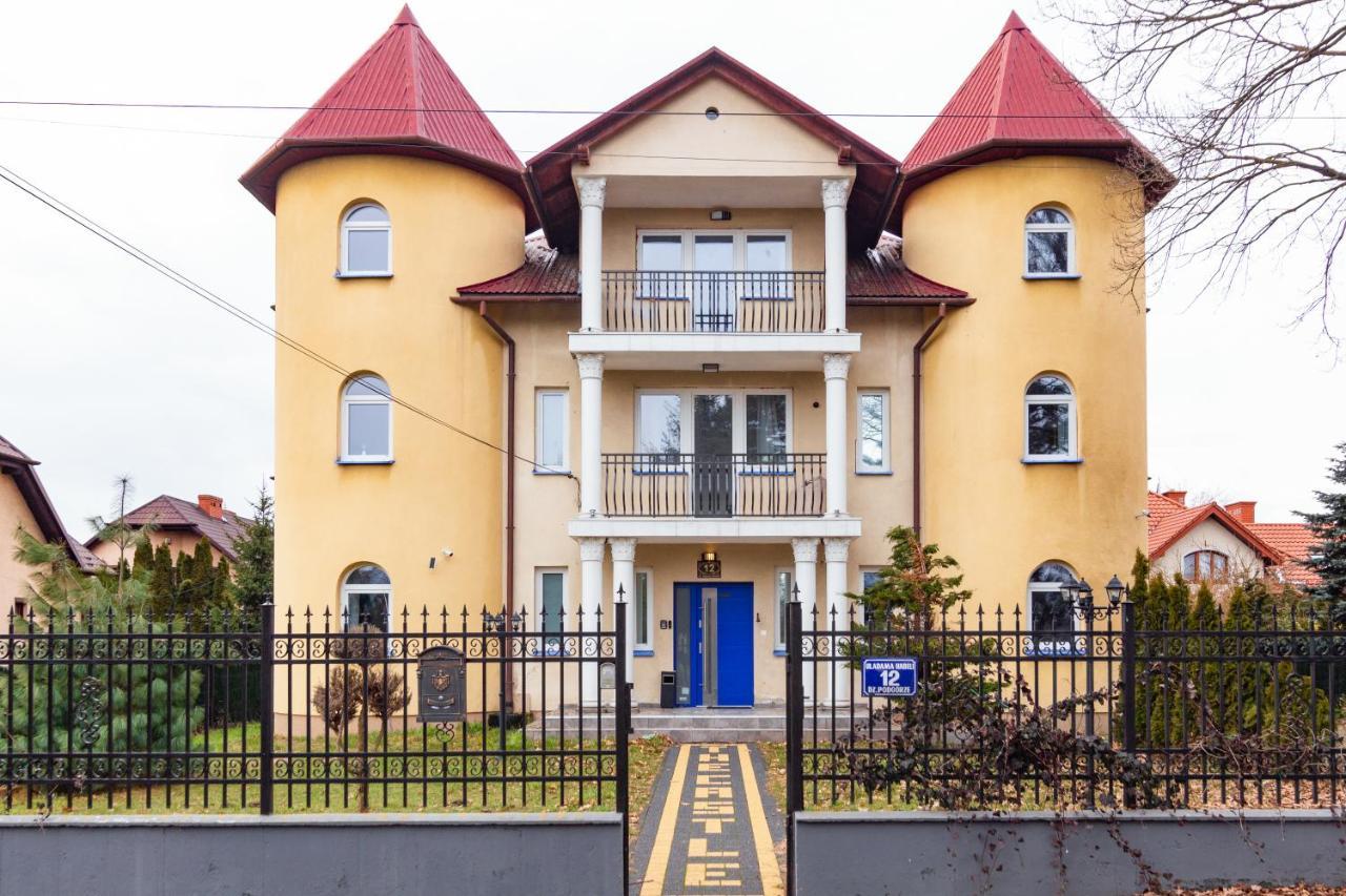 The Castle Suites & Apartment - Free Parking - (Adults Only) Красков Екстериор снимка
