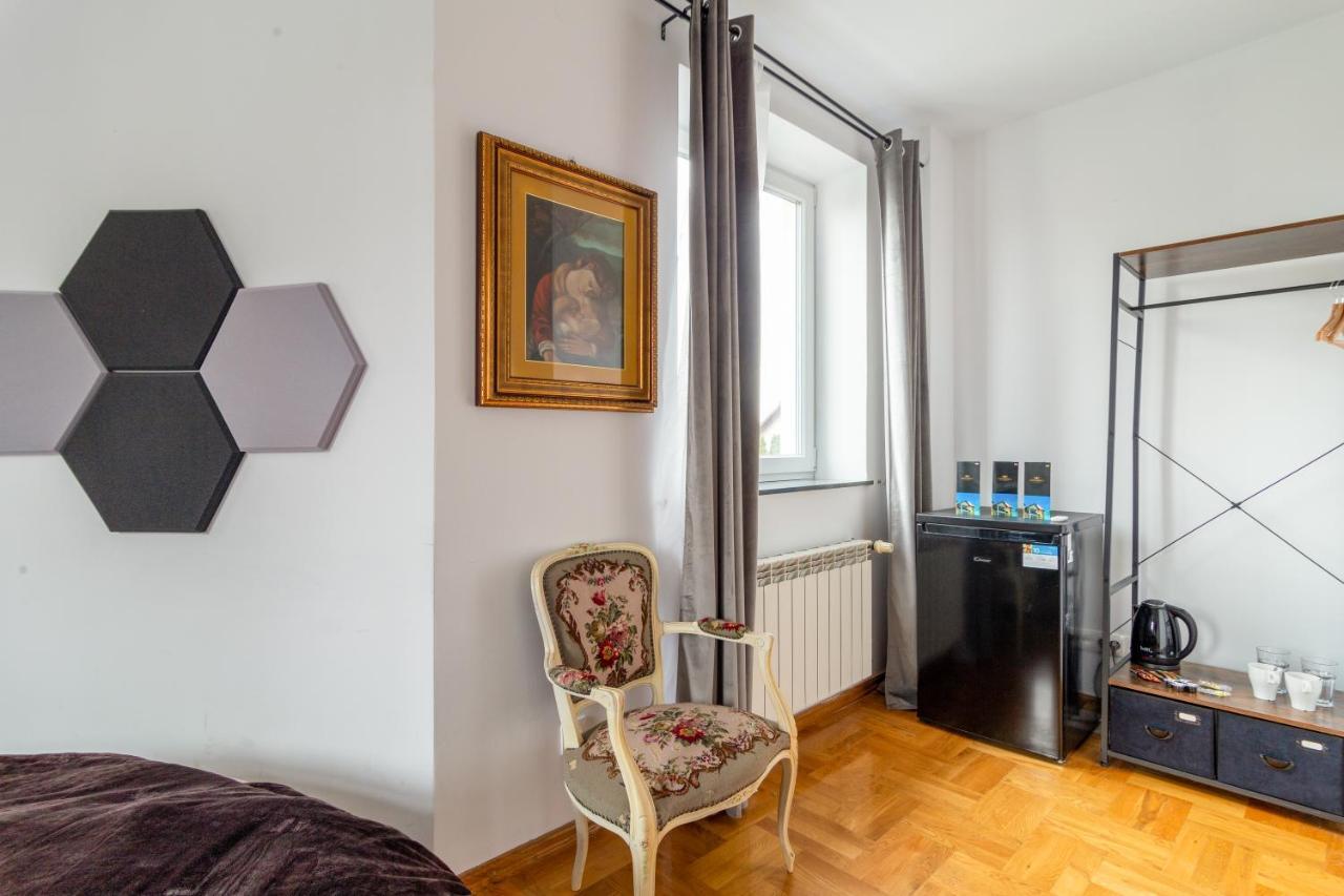 The Castle Suites & Apartment - Free Parking - (Adults Only) Красков Екстериор снимка