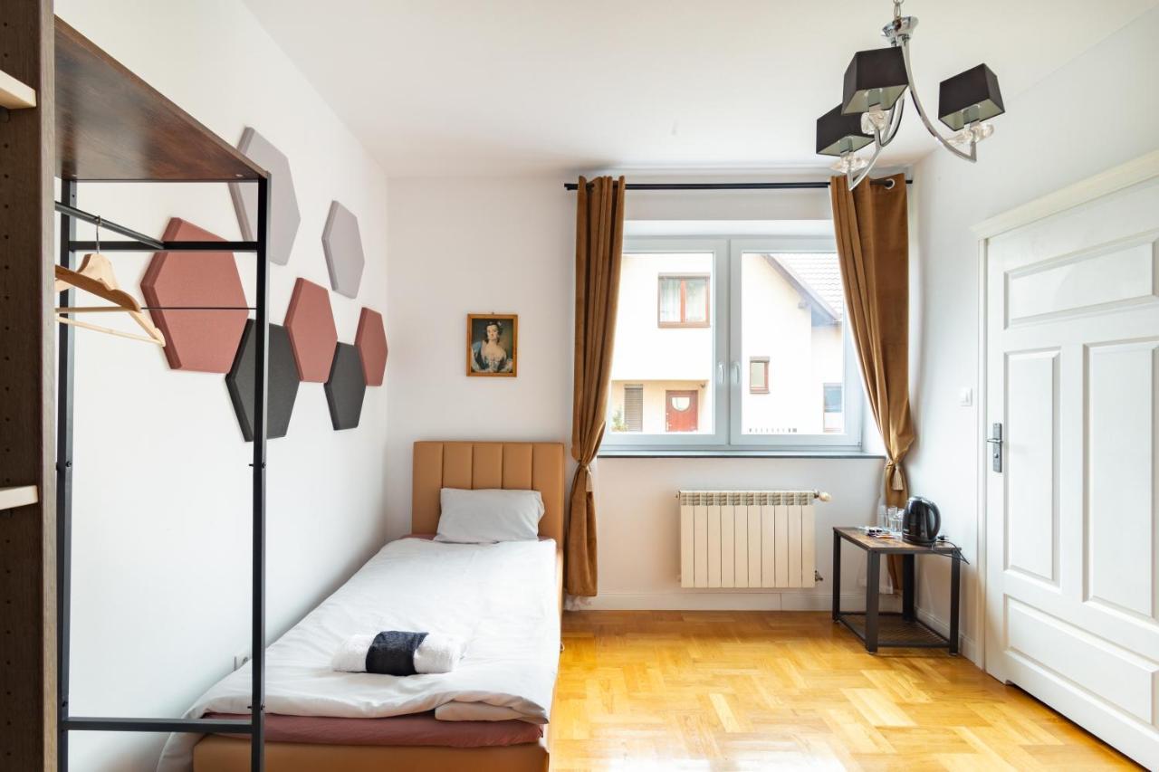 The Castle Suites & Apartment - Free Parking - (Adults Only) Красков Екстериор снимка