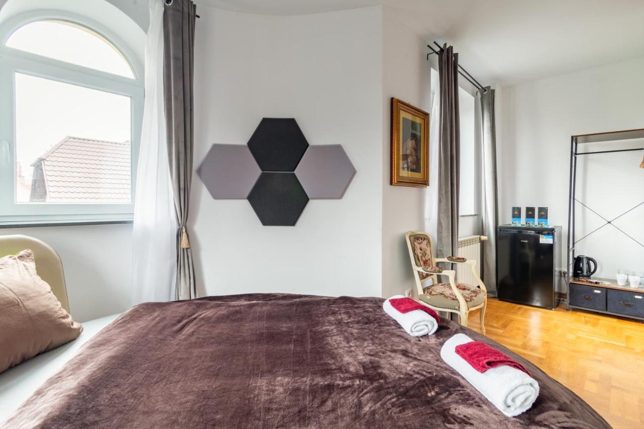 The Castle Suites & Apartment - Free Parking - (Adults Only) Красков Екстериор снимка