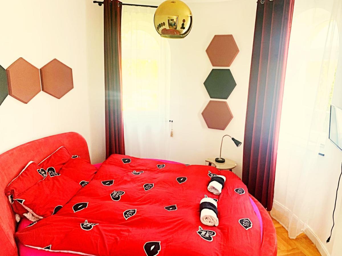 The Castle Suites & Apartment - Free Parking - (Adults Only) Красков Екстериор снимка