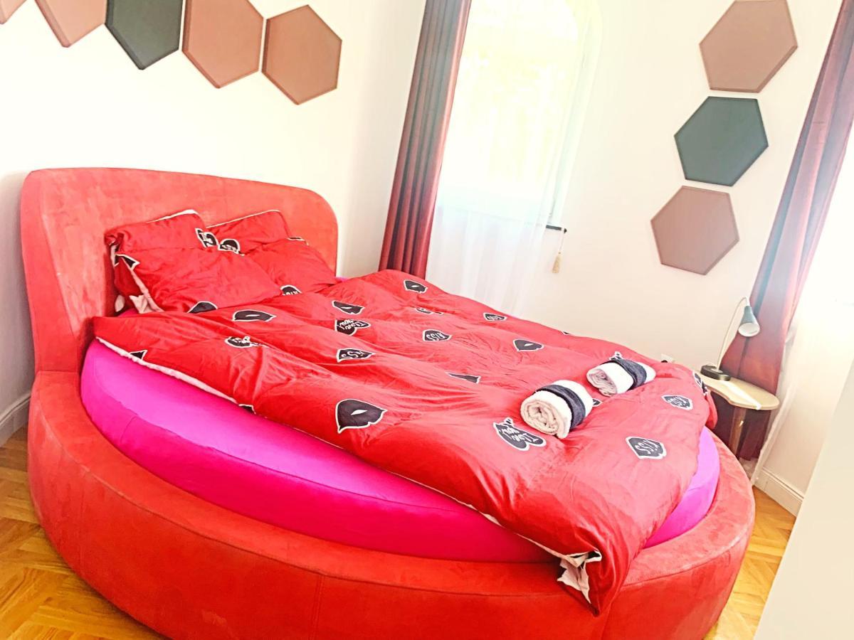 The Castle Suites & Apartment - Free Parking - (Adults Only) Красков Екстериор снимка