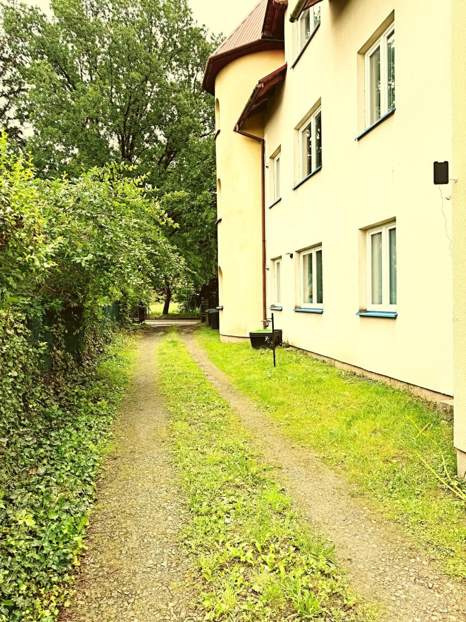 The Castle Suites & Apartment - Free Parking - (Adults Only) Красков Екстериор снимка