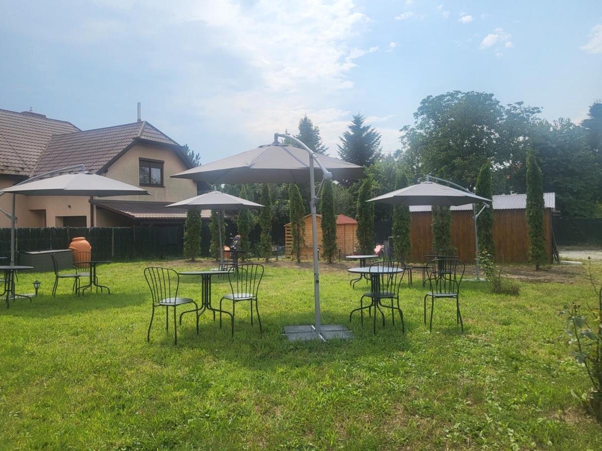 The Castle Suites & Apartment - Free Parking - (Adults Only) Красков Екстериор снимка